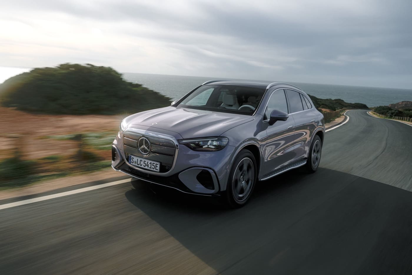 GLC Electric — Mercedes tänder grillen i garaget