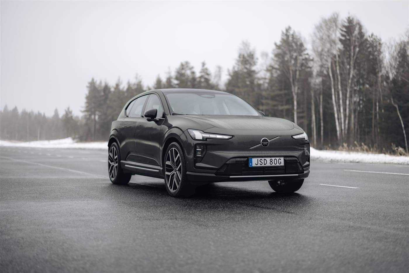 Tesla Model Y eller Volvo EX60 — Volvon förlorar på sin egen hemmaplan